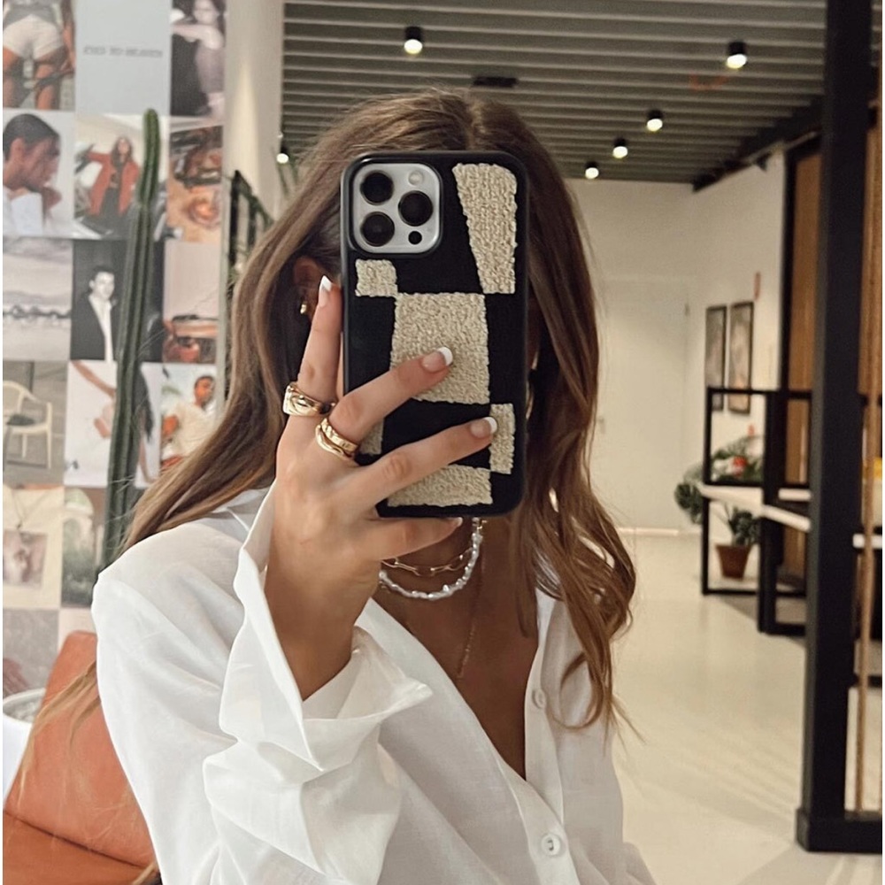 Princess Polly iPhone 11 case